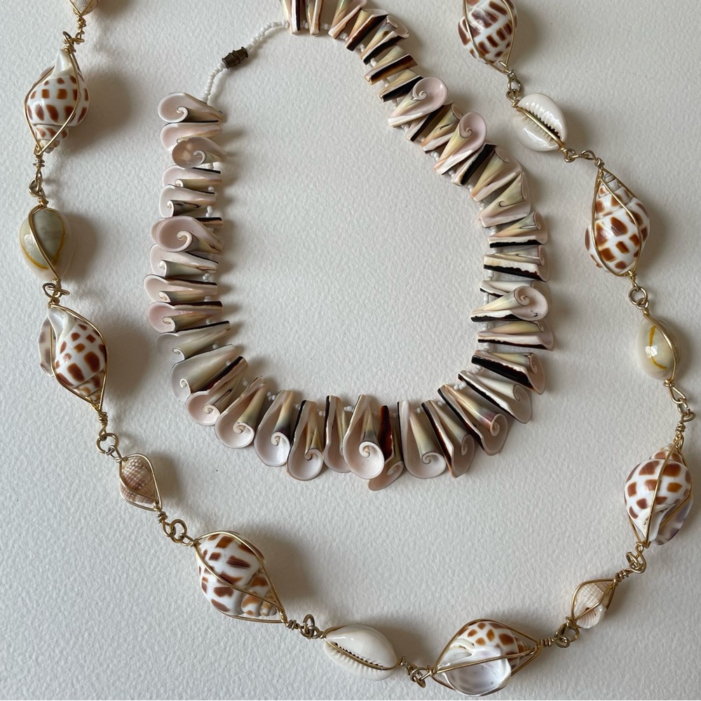 Vintage Seashell Layered Statement Necklace Set of Two Shell Chocker - Picture 3 of 5